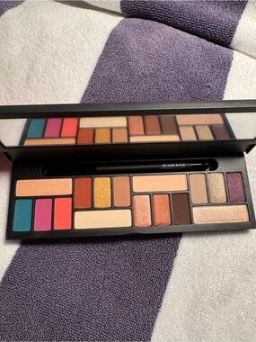 Smashbox Eyeshadow Palette — Teal, Pink, Coral, Gold, Brown, Champagne